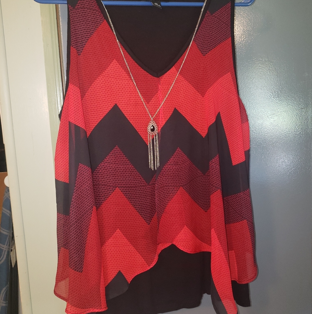 Red Chevron w necklace